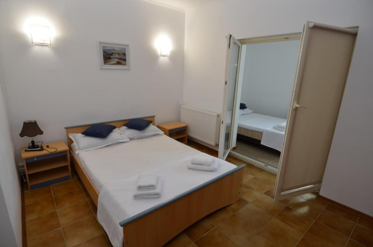 Vila Sheila Apartment Costinesti Luaran gambar