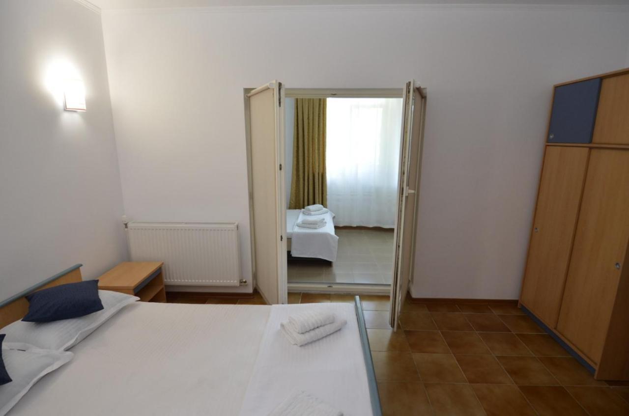 Vila Sheila Apartment Costinesti Luaran gambar