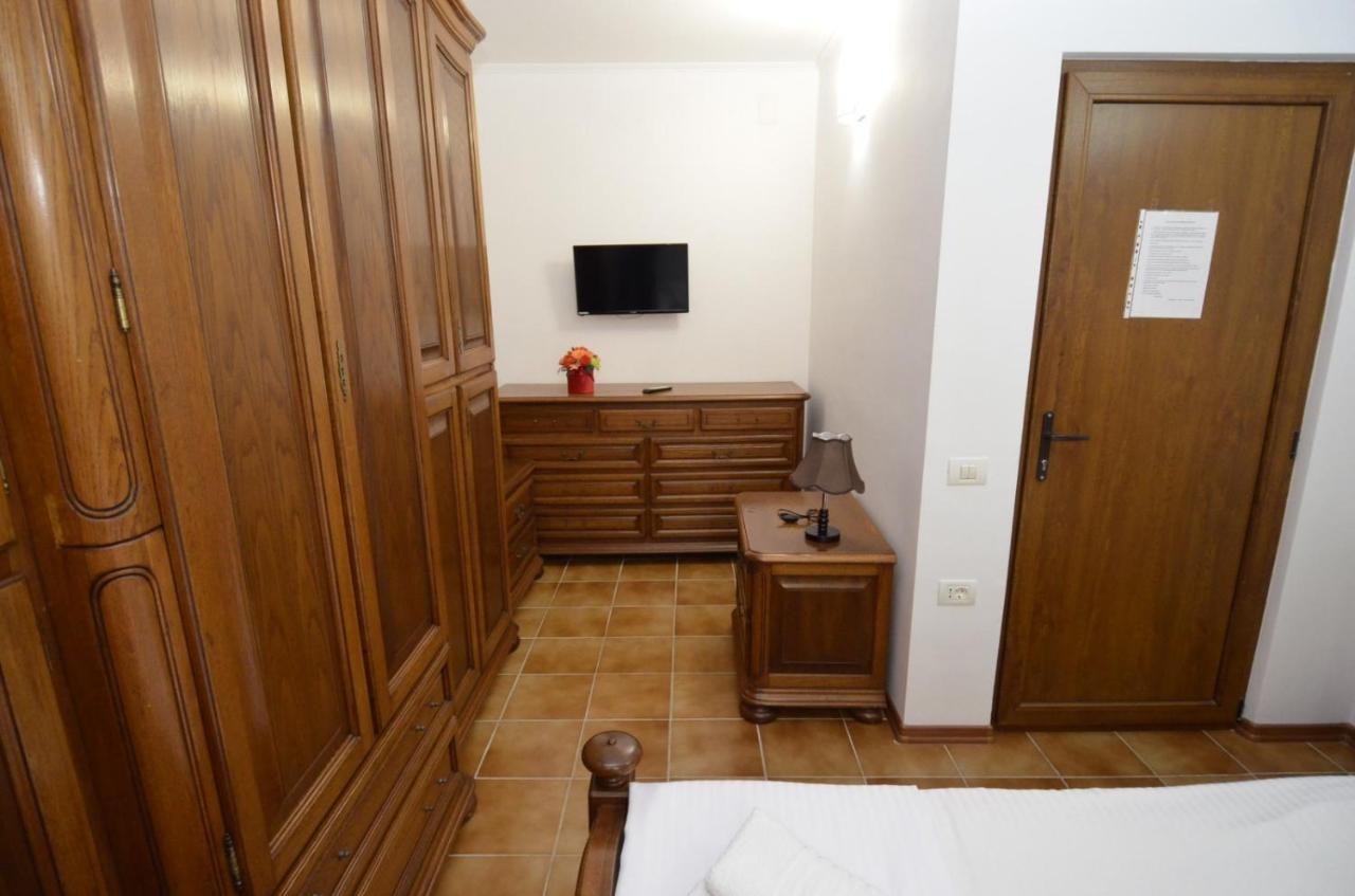 Vila Sheila Apartment Costinesti Luaran gambar