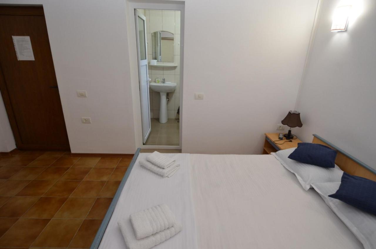 Vila Sheila Apartment Costinesti Luaran gambar