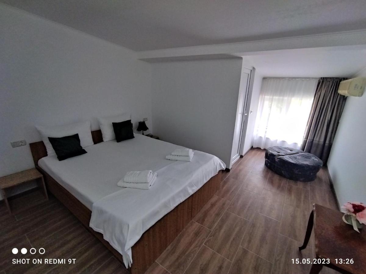 Vila Sheila Apartment Costinesti Luaran gambar